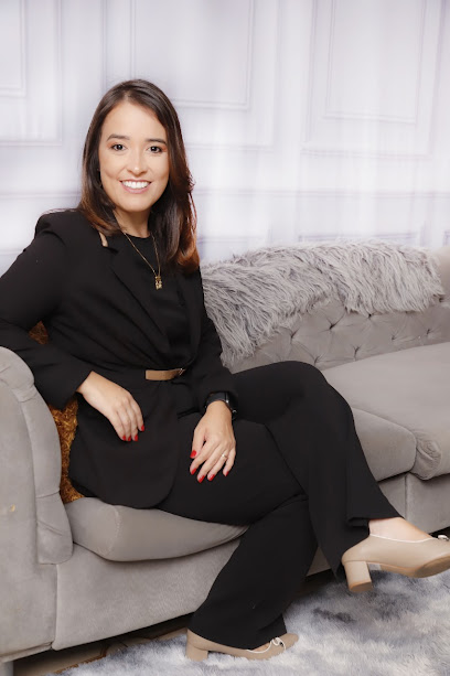 Juliana Yumy Teles Advogada